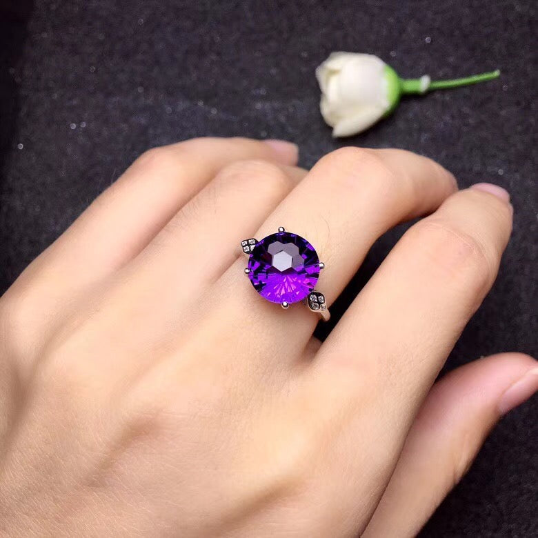 Sterling Silver Amethyst Solitaire Ring