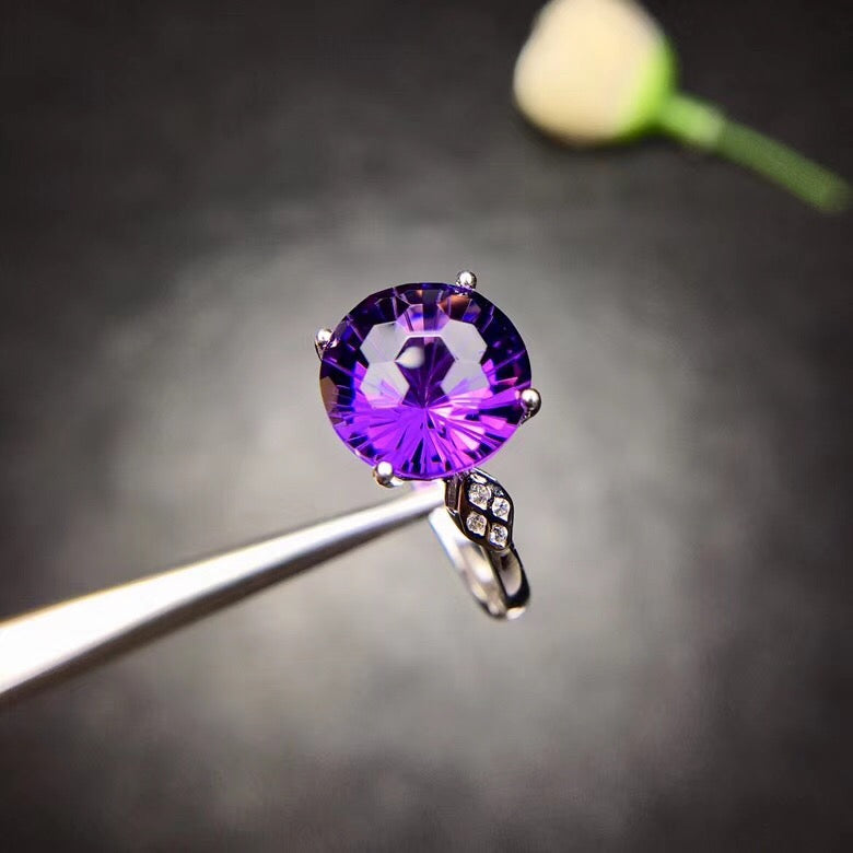 Sterling Silver Amethyst Solitaire Ring