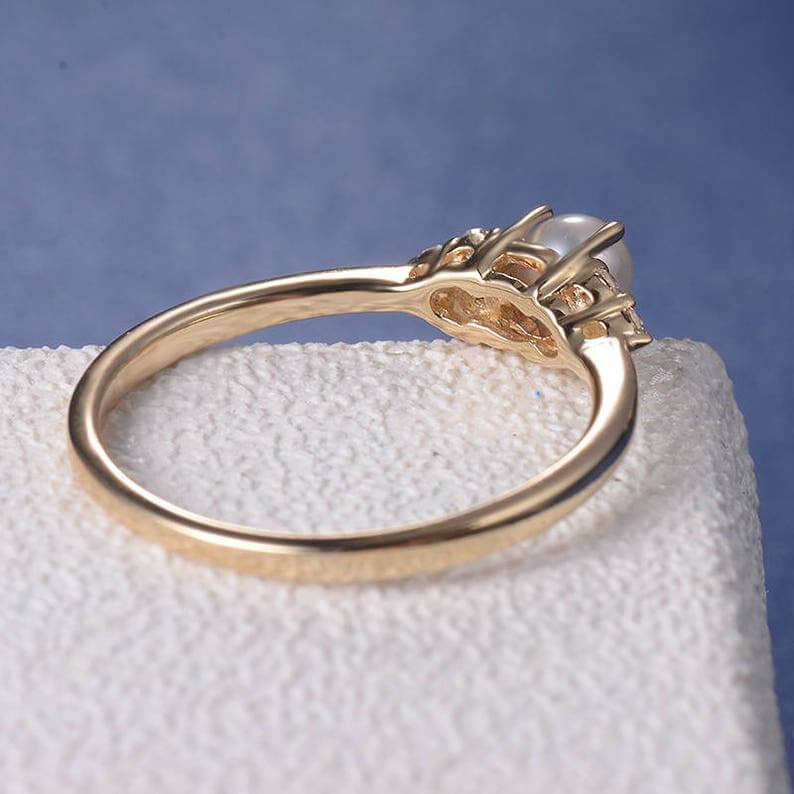 Pearl-diamond-ring
